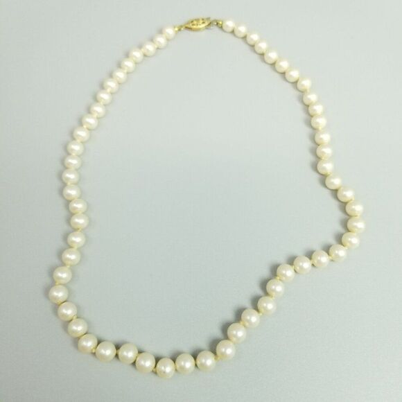 Vintage Faux Pearl Beaded Necklace with Gold Tone Hook Clasp, 16 Inches Long - Picture 6 of 7
